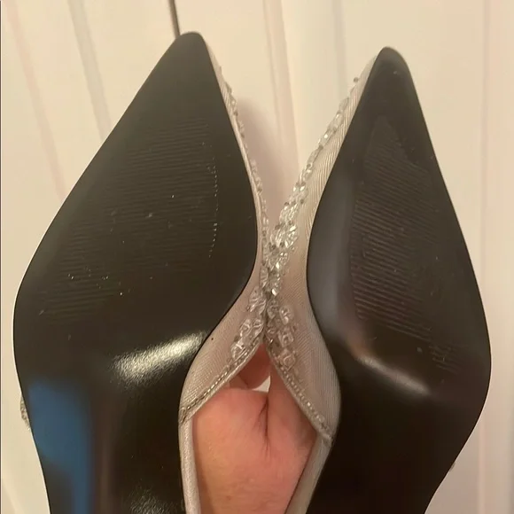Karen Scott Silver Kitten Heel Slingbacks - Picture 4 of 7